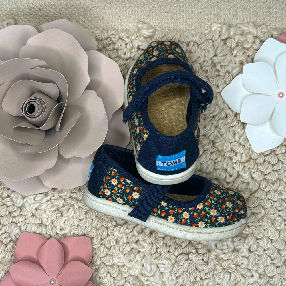 Tiny Toms Navy Floral Mary Janes Size 5